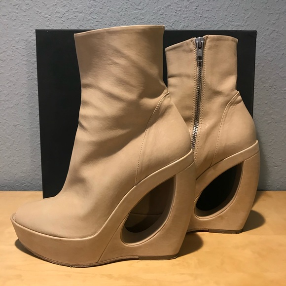 shoes - Picture 3 of 3